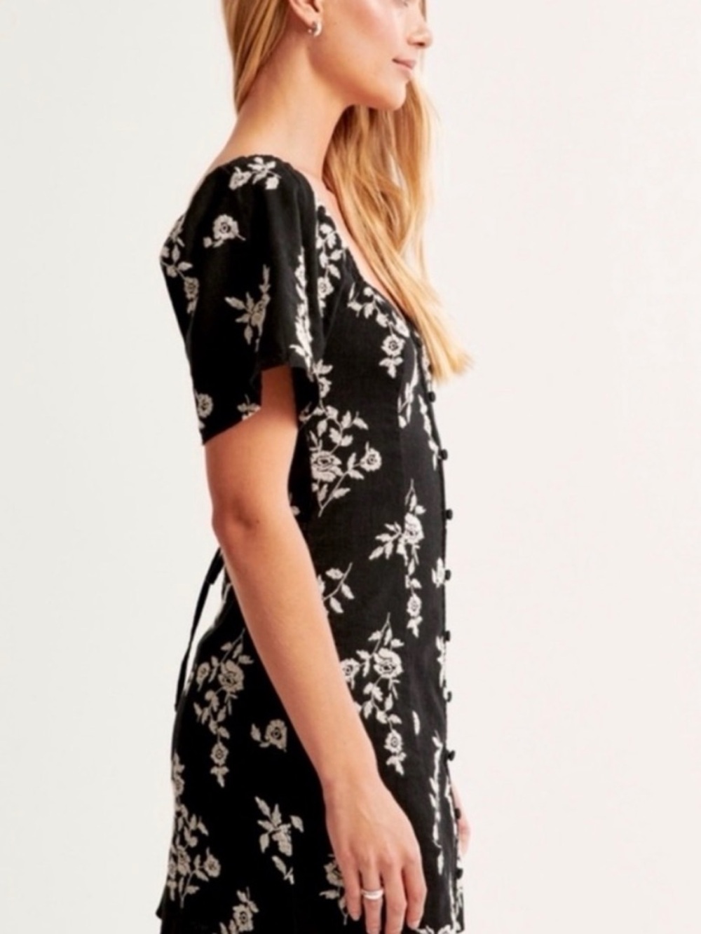 Abercrombie & Fitch Black Dress with White Floral Embroidery - Picture 2 of 4